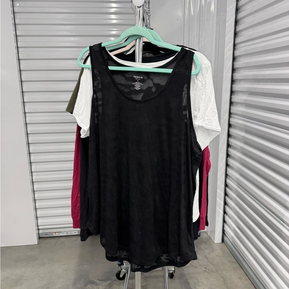 Torrid | Active Camo Print Burnout Tank in Black | size 3 - Picture 1 of 4